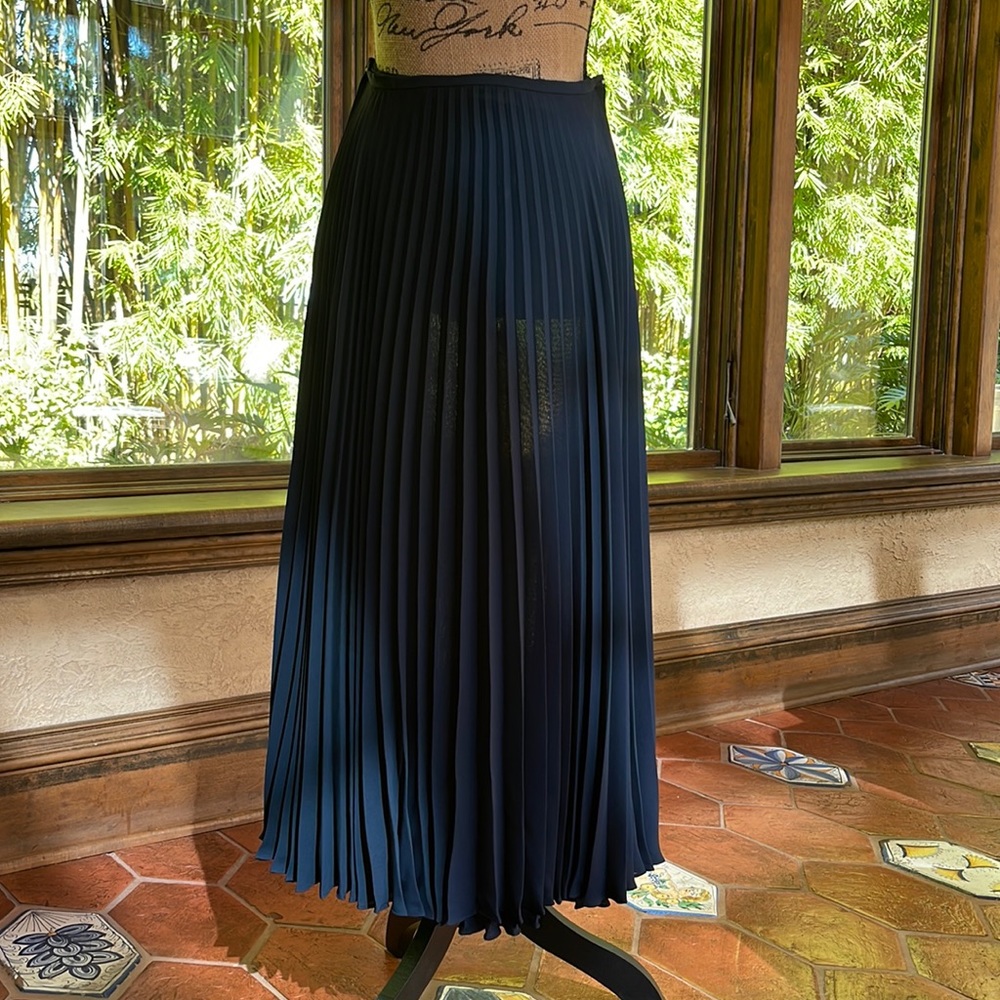 Vince pleated midi skirt